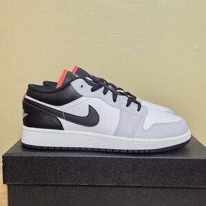 Air Jordan 1 Low GS Shoes Black Summit White 553560-045 Youth Size 6.5Y Womens 8